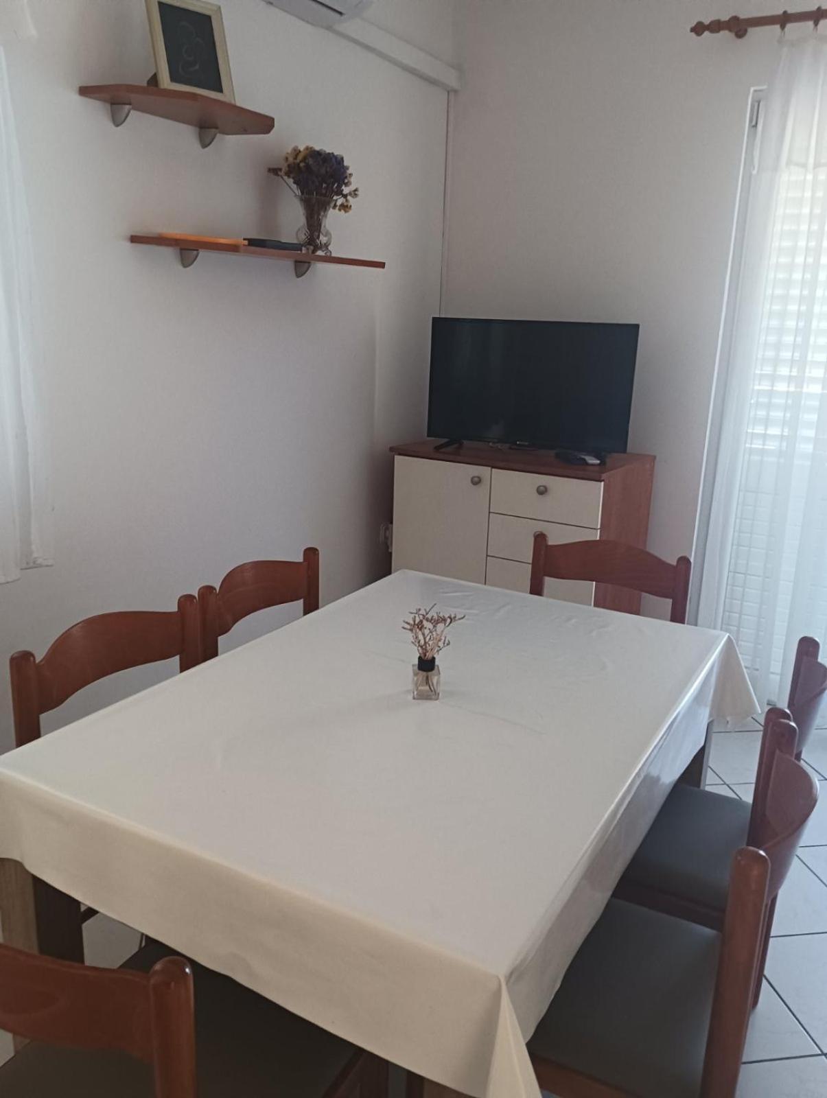 Apartmani Ana Вир Екстериор снимка