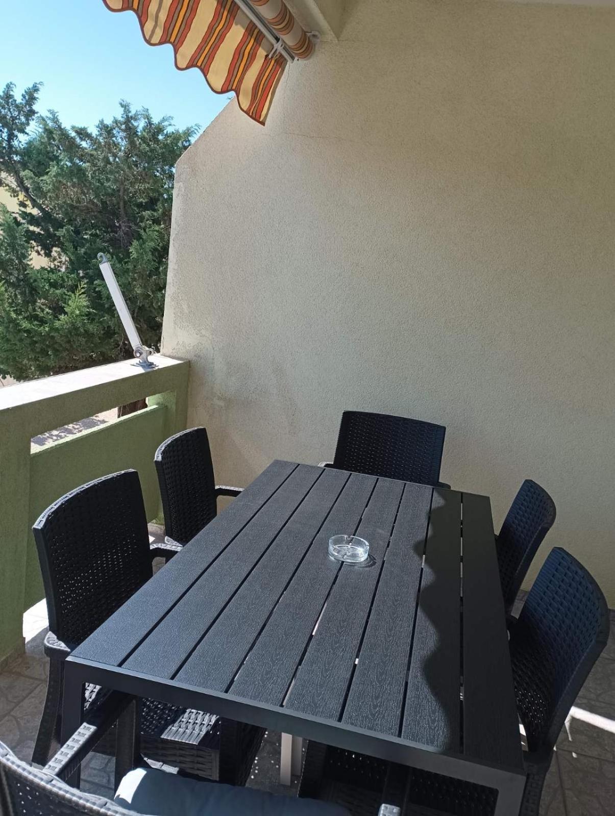 Apartmani Ana Вир Екстериор снимка