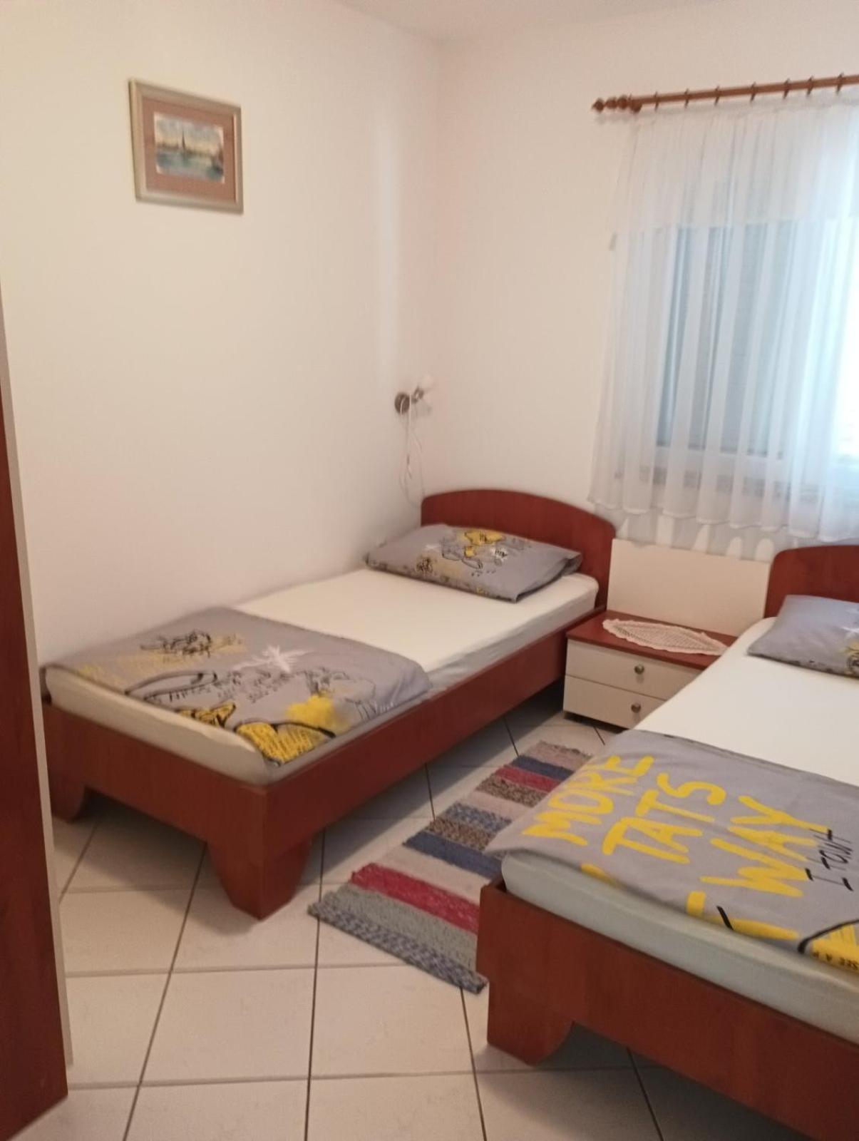 Apartmani Ana Вир Екстериор снимка