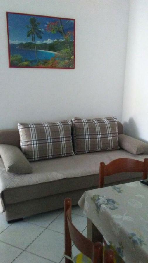 Apartmani Ana Вир Екстериор снимка