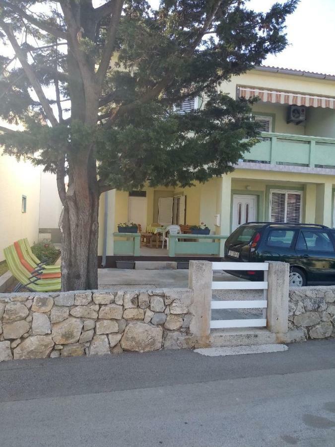 Apartmani Ana Вир Екстериор снимка