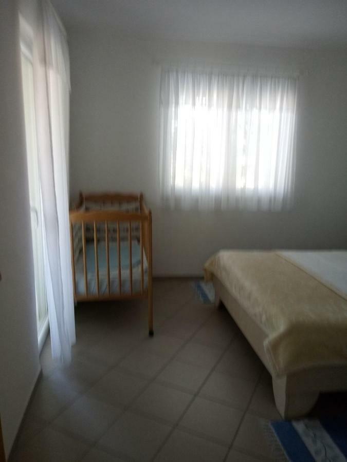 Apartmani Ana Вир Екстериор снимка