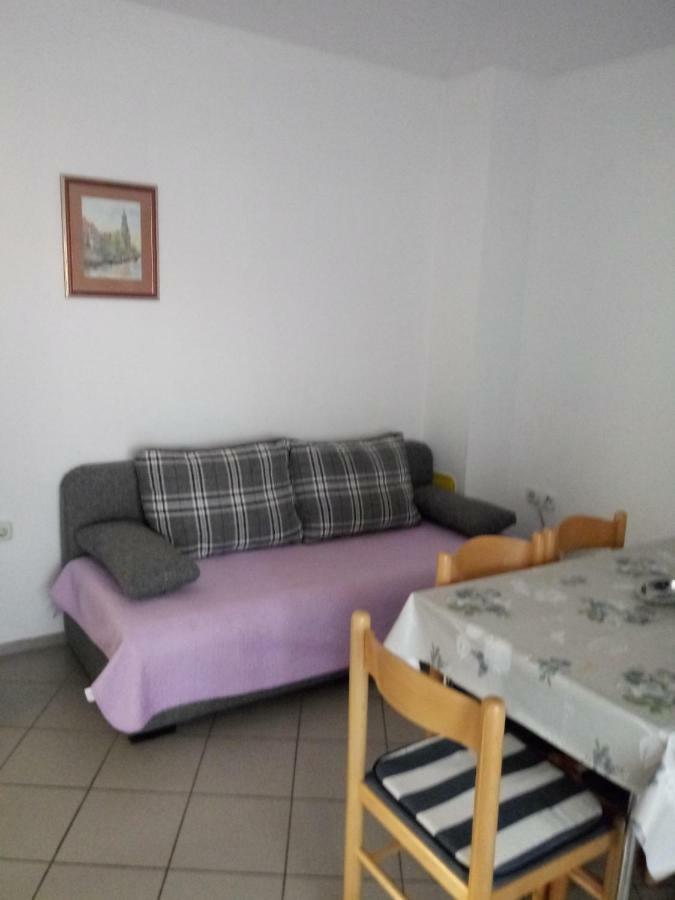 Apartmani Ana Вир Екстериор снимка